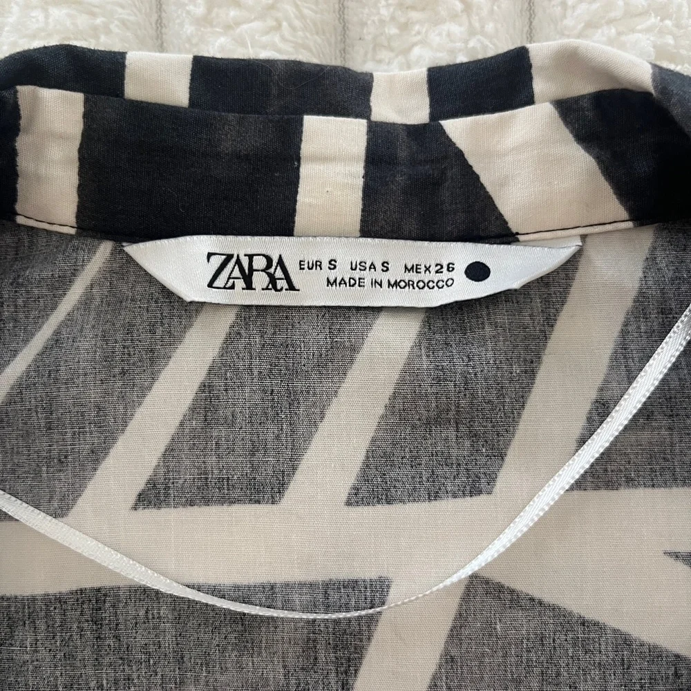 Zara Women’s Black and White Geometric Print Short Sleeve Crop Top Blouse Size S - Picture 5 of 10